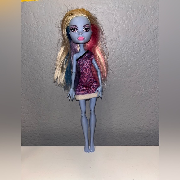 Monster High - Scaris- Abbey Bominable - Picture 2 of 5